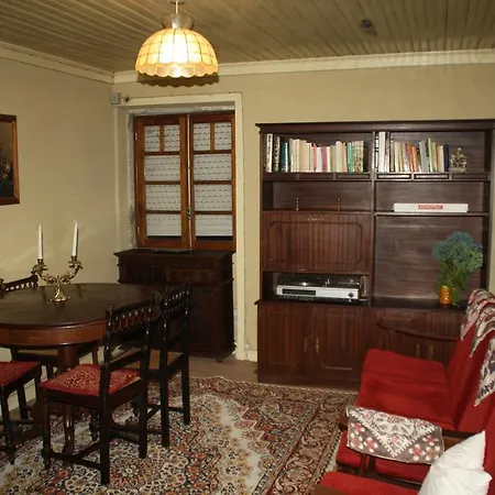 House Nyaraló